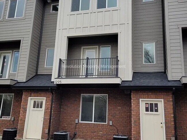 Foto del edificio - "Charming 3-Bed Oasis in Ogden