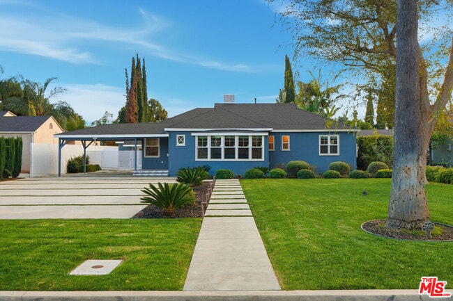 Foto del edificio - 15040 Hamlin St