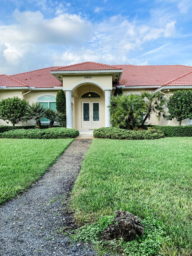 Foto del edificio - 19865 Kingfisher Ln