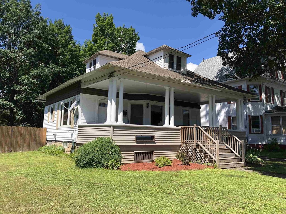 59 Oak St, Newport, VT 05855 House Rental in Newport, VT