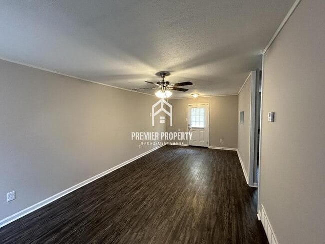 Building Photo - 2725 Shady Grove Dr