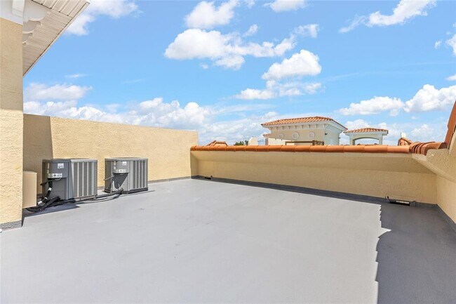Building Photo - 141 175th Ave E