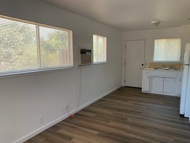 Foto del edificio - 4258 Howard Cir