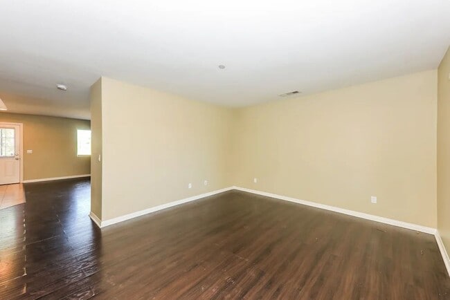 Building Photo - 1431 Laramie Ave