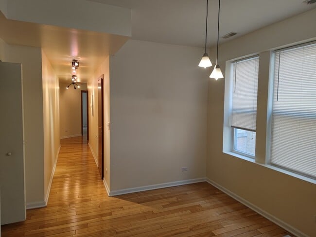 Building Photo - 4904 N Springfield Ave