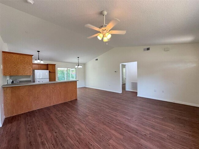 Foto del edificio - 519 Hemlock St