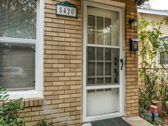 Foto del edificio - 5420 Miller Ave