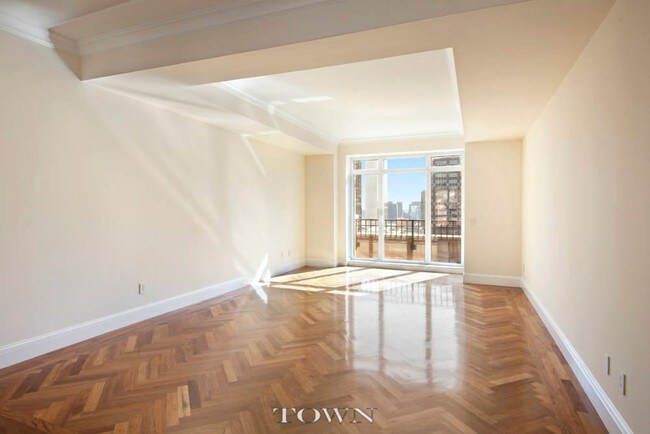 Building Photo - 351 E 51st St