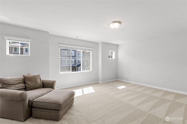 Building Photo - 3318 103rd Dr NE