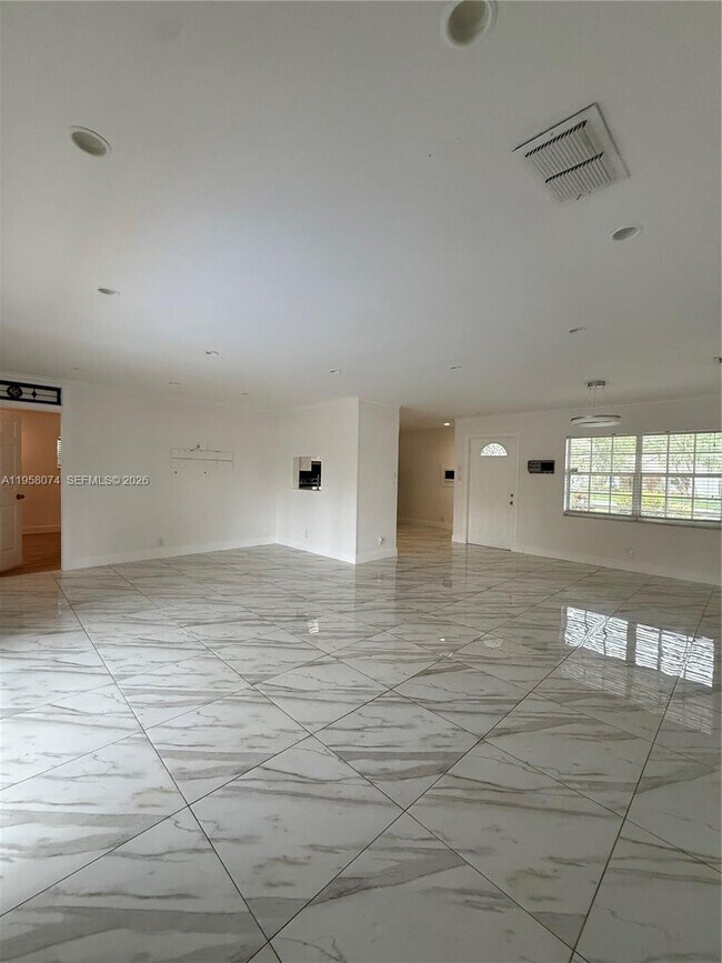 Foto del edificio - 19253 Carolina Cir