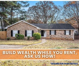 Building Photo - 2105 Pinewood Dr