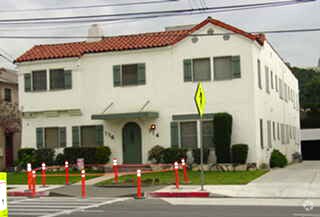 Building Photo - 714-716 E Chevy Chase Dr