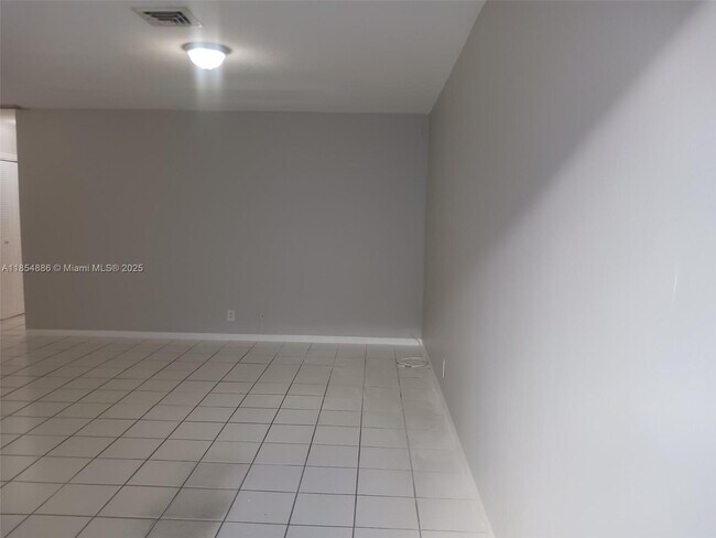 Foto del edificio - 2127 Van Buren St