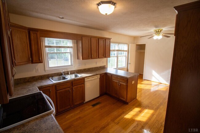 Foto del edificio - 1777 Clover Rd