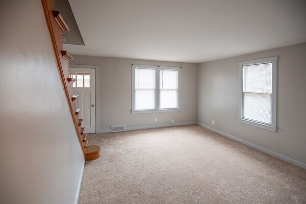 Building Photo - 864 N Addison Ave