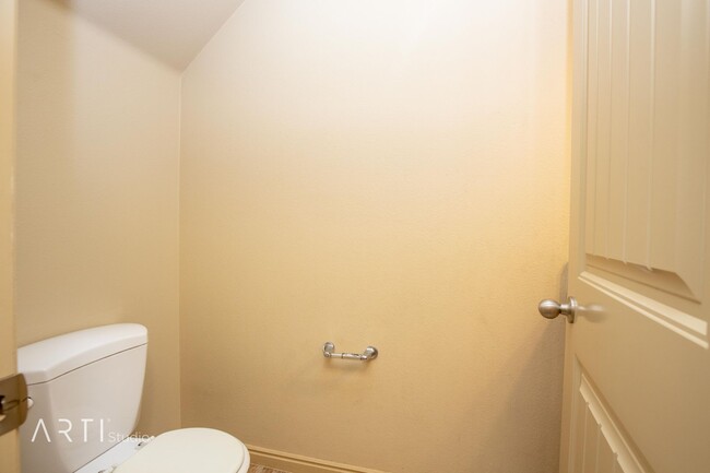 Foto del edificio - 3 Bedroom 2.5 Bathroom In  Sun View Townhomes