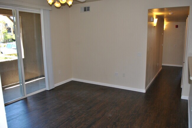 Foto del edificio - 1251 Whitney Ranch Pkwy