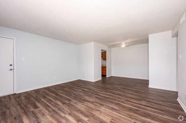 2BR, 1BA - 828SF - Living Room - Kokomo Manor Apartments
