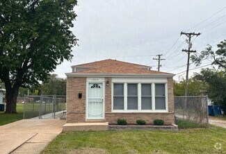 Building Photo - 15010 Vail Ave