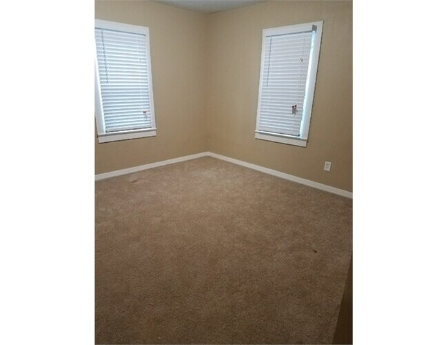 Foto del edificio - 3922 Wiggins Dr