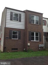 Building Photo - 298 Birch Dr