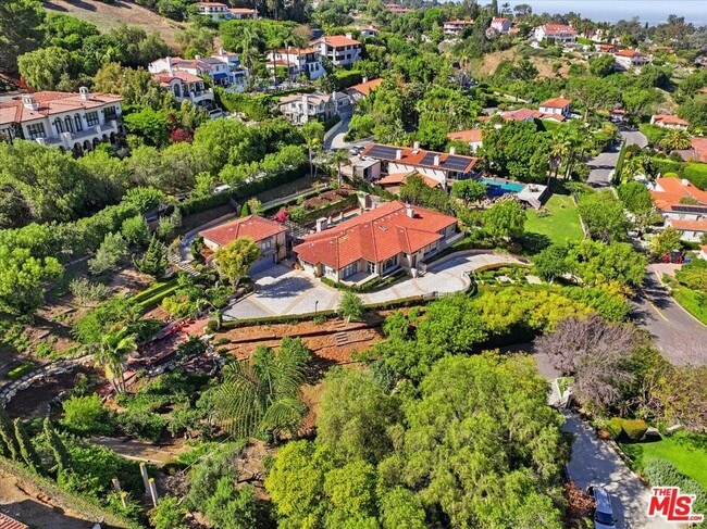 Foto del edificio - 6460 Via Colinita