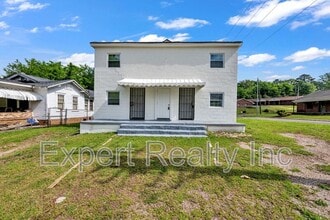 Building Photo - 546 55th St