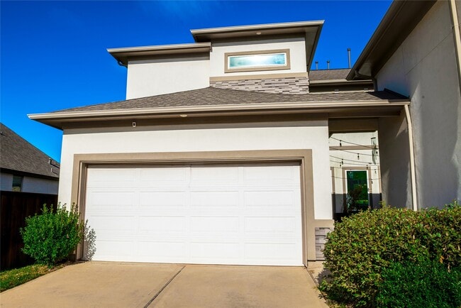 Foto del edificio - 5307 Streamside Trl