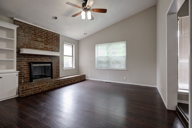 Foto del edificio - 605 Springwood St
