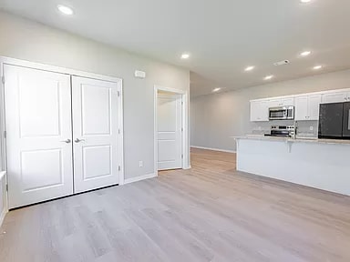 Building Photo - 1506 SW Casuarina Dr