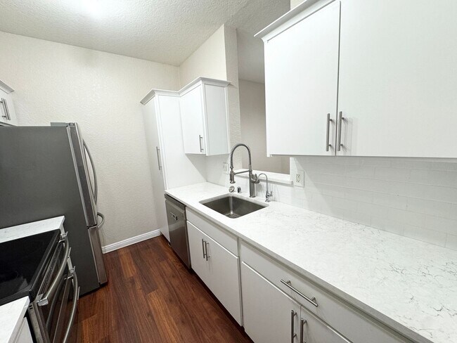 Foto del edificio - Perfect Shape Condo in Dublin with Upgrade...