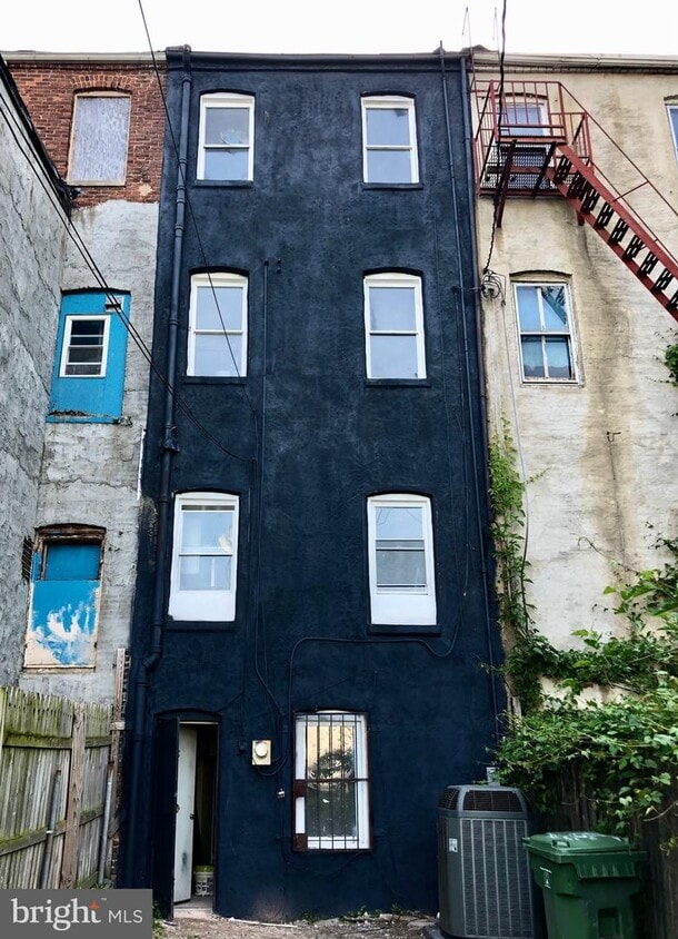 2605 Greenmount Ave, Baltimore, MD 21218 Townhome Rentals in
