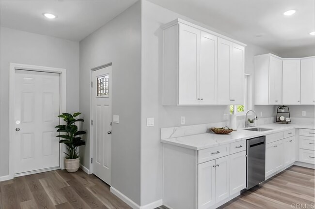 Foto del edificio - 753 Suzanne Ln