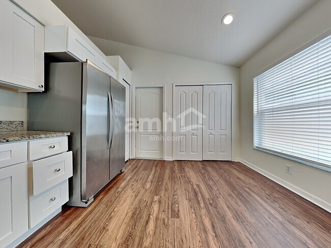 Building Photo - 30734 Midtown Court