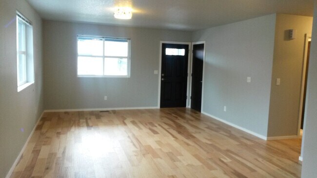 Foto del edificio - Charming SE Bungalow 3 Bed 2 Bathroom with Washer & Dryer