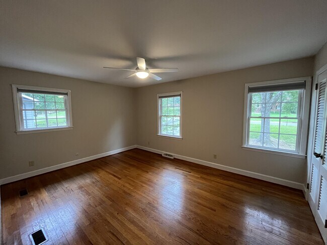 Building Photo - 2411 Wensley Dr