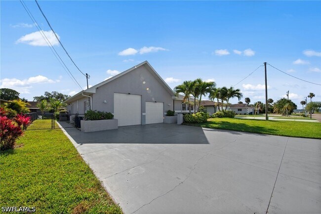Building Photo - 7195 Reymoor Dr