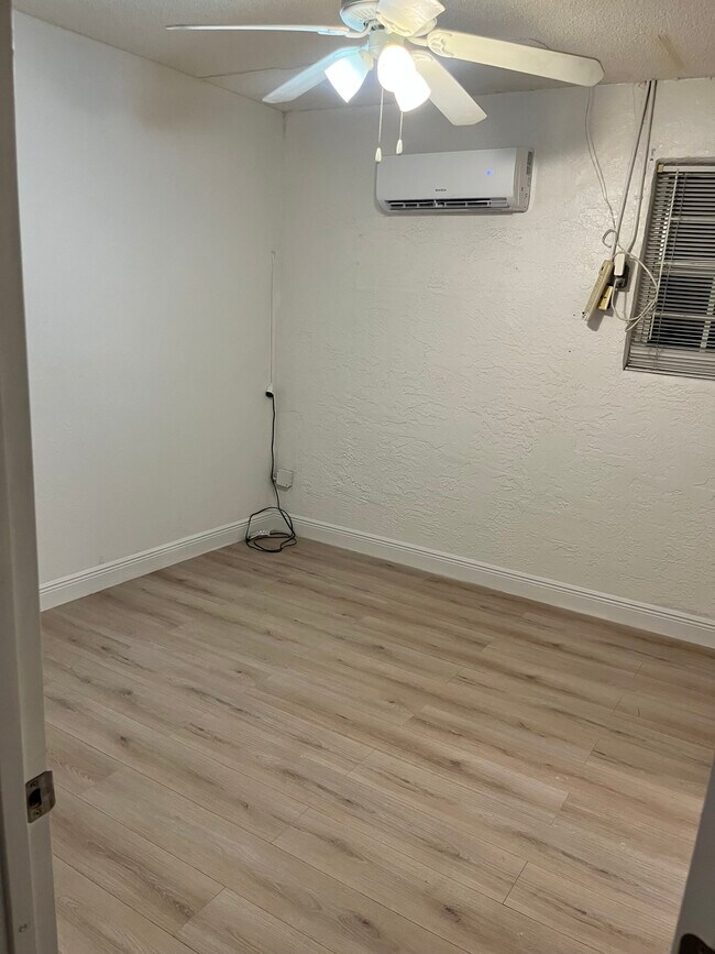 Foto del edificio - 7065 NW 49th Ct