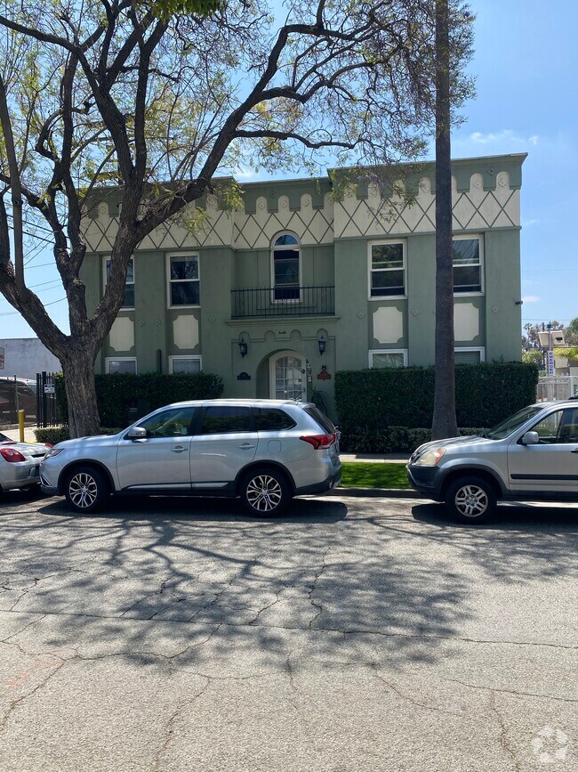 Building Photo - 114 W Eulalia St