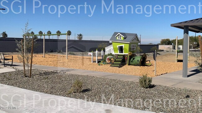 Building Photo - 1622 W la Mirada Dr