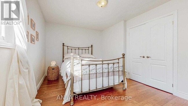 Building Photo - 39 Heatherton Way