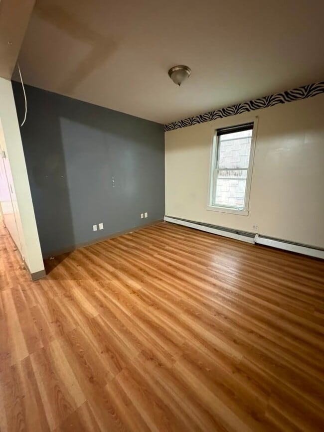 Building Photo - 142 Beech St