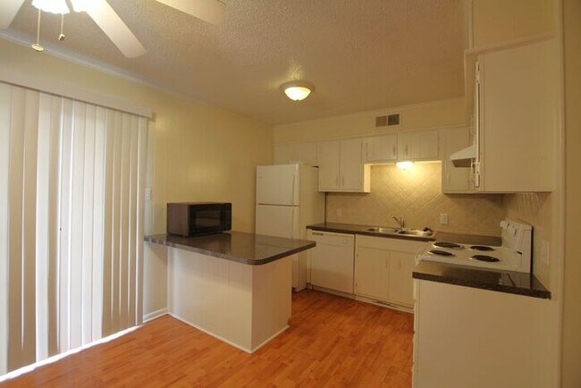 Foto del edificio - 2 Bedroom 1 Bath in Lindale, TX! Available...