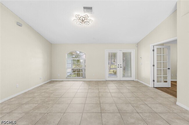 Foto del edificio - 5215 SW 16th Pl