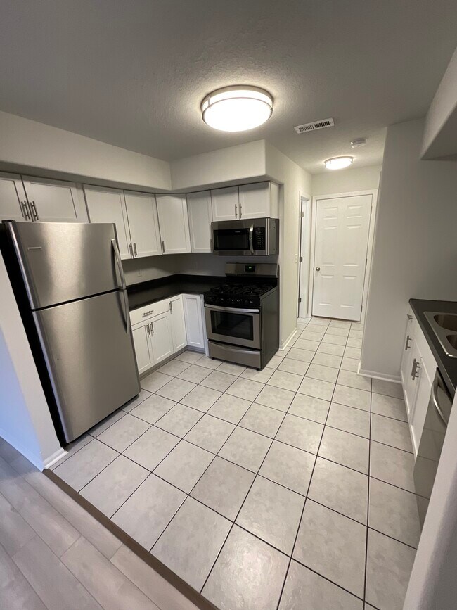 Cocina - 1319 Lemna Ave