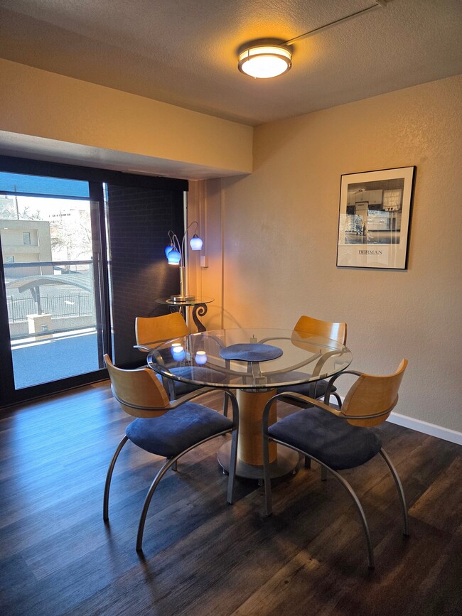 Photo - 417 E Kiowa St Apartment