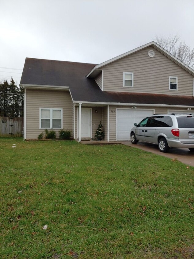 Primary Photo - 362/364 Chris Dr.