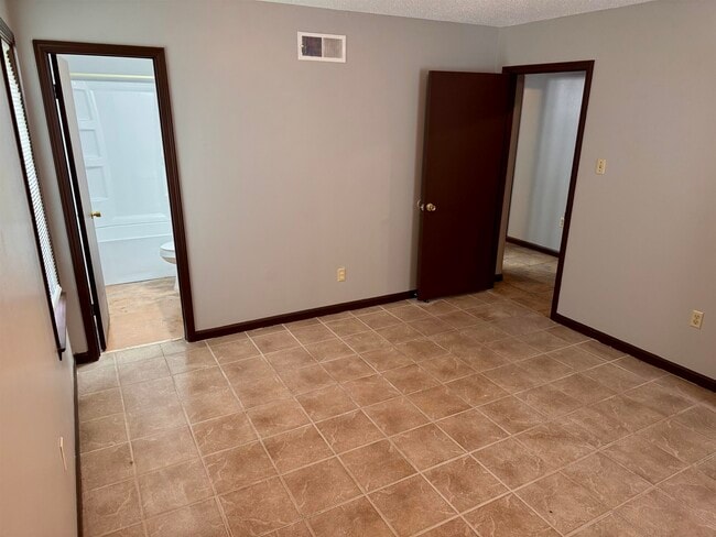 Foto del edificio - 3084 Greenbranch Dr