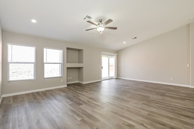 Foto del edificio - 1075 Silver Star St