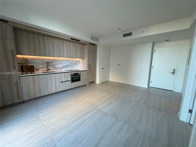 Foto del edificio - 77 SE 5th St